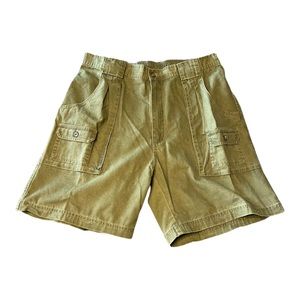 🌞REDHEAD🌞MEN’S CARGO SHORTS•Olive Green. Multiple buttoned pockets. Sz 38